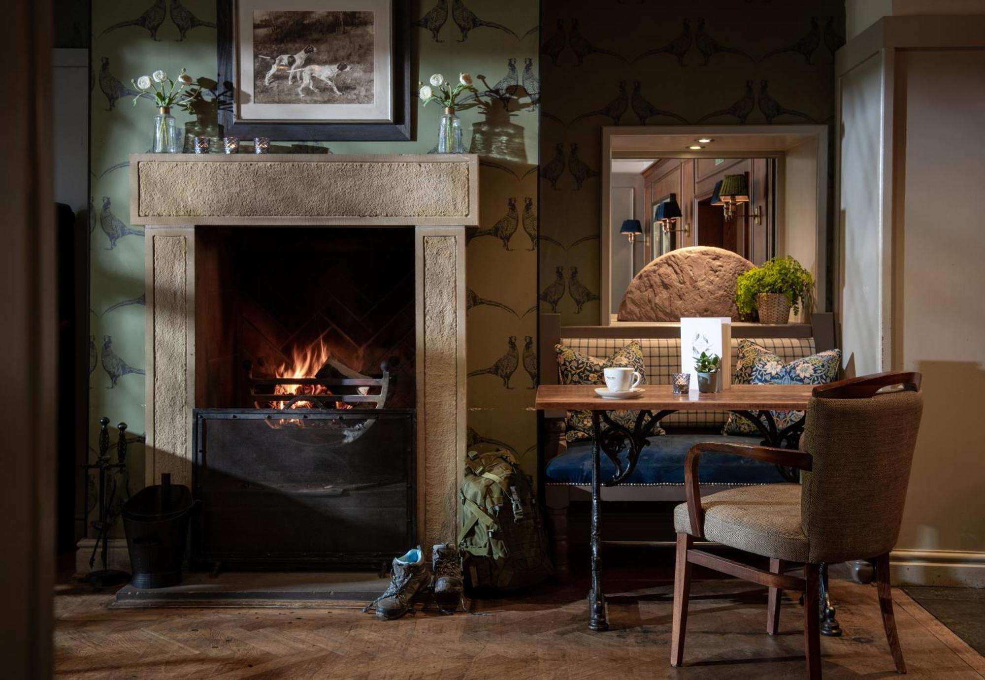 Hotel The Millstone, Mellor Blackburn  Exterior foto The restaurant at The Old parsonage