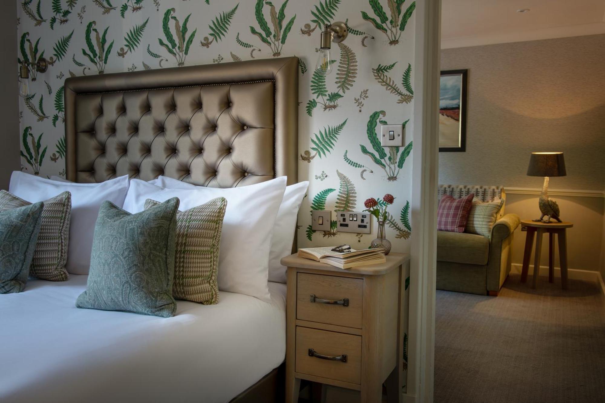 Hotel The Millstone, Mellor Blackburn  Exterior foto A bedroom at The Swan