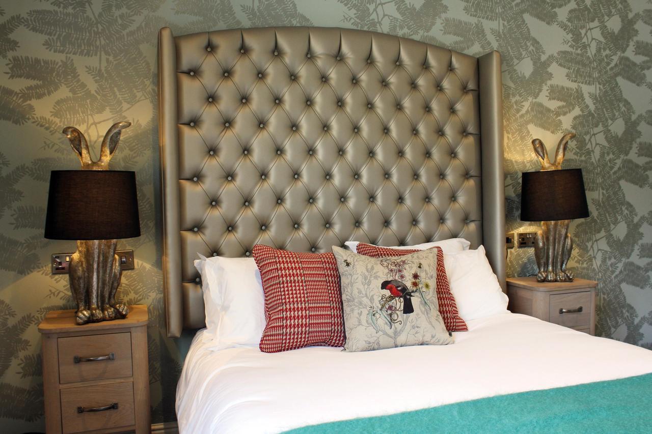 Hotel The Millstone, Mellor Blackburn  Exterior foto A bedroom at the hotel